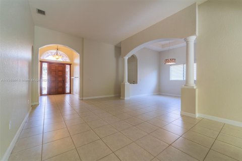 House in Cutler Bay, Florida 4 bedrooms, 231.88 sq.m. № 1476873 - photo 8