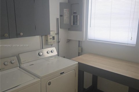 Купить виллу или дом в Майами, Флорида 3 спальни, 114.83м2, № 2063808 - фото 15