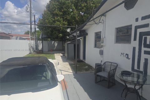 Купить виллу или дом в Майами, Флорида 3 спальни, 114.83м2, № 2063808 - фото 16