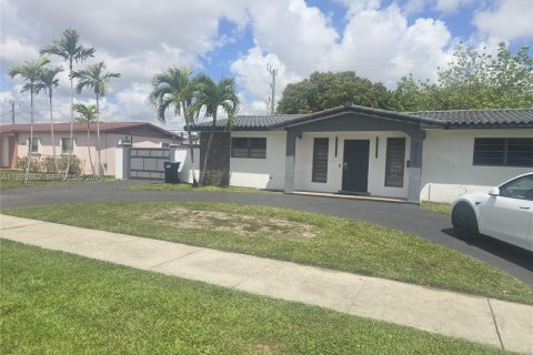 Купить виллу или дом в Майами, Флорида 3 спальни, 114.83м2, № 2063808 - фото 2