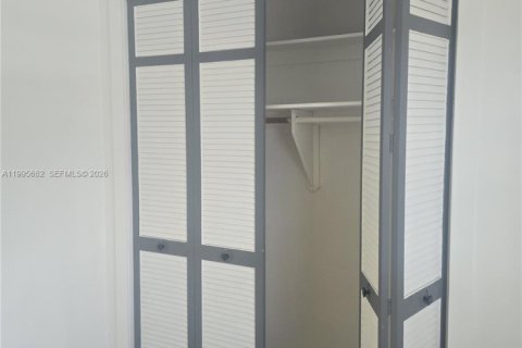 Купить виллу или дом в Майами, Флорида 3 спальни, 114.83м2, № 2063808 - фото 14