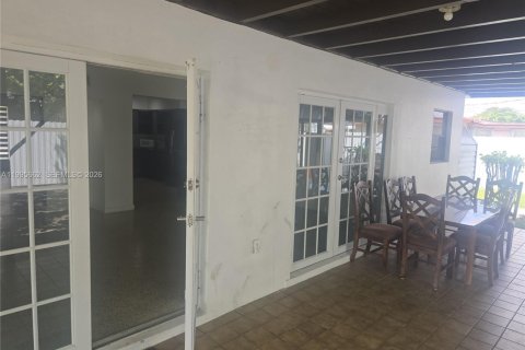 Купить виллу или дом в Майами, Флорида 3 спальни, 114.83м2, № 2063808 - фото 17