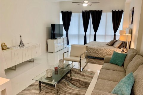 Copropriété à vendre à Miami, Floride: 1 chambre, 61.87 m2 № 1979686 - photo 11