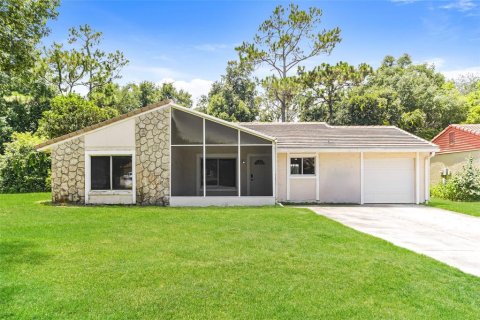 House in Orlando, Florida 3 bedrooms, 143.07 sq.m. № 2219745