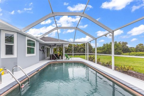 Villa ou maison à vendre à Punta Gorda, Floride: 3 chambres, 155.98 m2 № 2403561 - photo 4