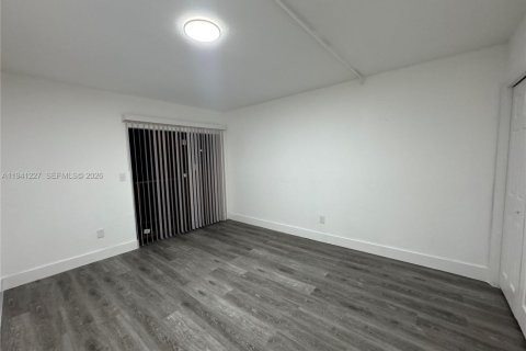 Appartement à louer à North Miami, Floride: 2 chambres, 83.61 m2 № 1999398 - photo 5