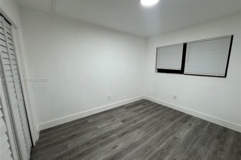 Appartement à louer à North Miami, Floride: 2 chambres, 83.61 m2 № 1999398 - photo 6