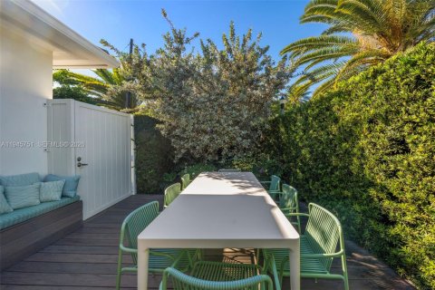 Купить виллу или дом в Майами-Бич, Флорида 4 спальни, 161.74м2, № 2007792 - фото 30