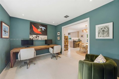 Купить виллу или дом в Майами-Бич, Флорида 4 спальни, 161.74м2, № 2007792 - фото 10