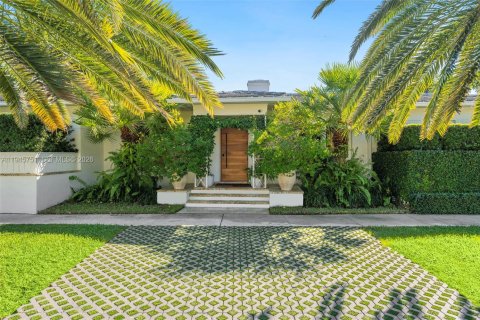 Купить виллу или дом в Майами-Бич, Флорида 4 спальни, 161.74м2, № 2007792 - фото 27