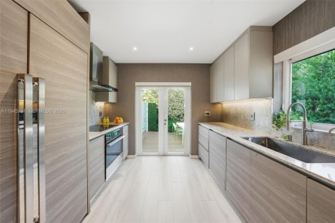 Купить виллу или дом в Майами-Бич, Флорида 4 спальни, 161.74м2, № 2007792 - фото 15