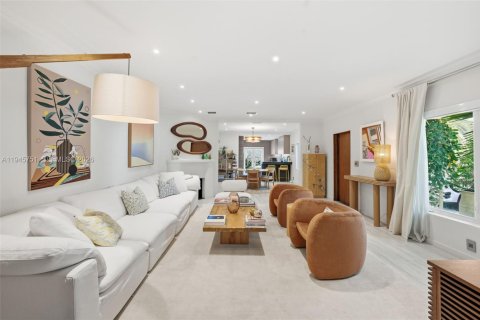 Купить виллу или дом в Майами-Бич, Флорида 4 спальни, 161.74м2, № 2007792 - фото 3