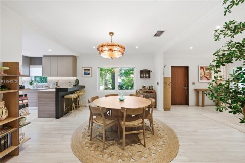 Купить виллу или дом в Майами-Бич, Флорида 4 спальни, 161.74м2, № 2007792 - фото 11