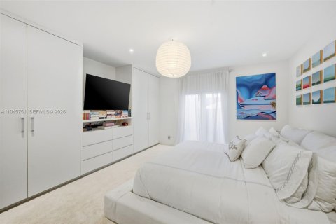 Купить виллу или дом в Майами-Бич, Флорида 4 спальни, 161.74м2, № 2007792 - фото 17