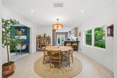 Купить виллу или дом в Майами-Бич, Флорида 4 спальни, 161.74м2, № 2007792 - фото 12