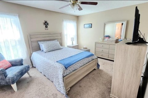 House in Kissimmee, Florida 4 bedrooms, 142.7 sq.m. № 1900346 - photo 15