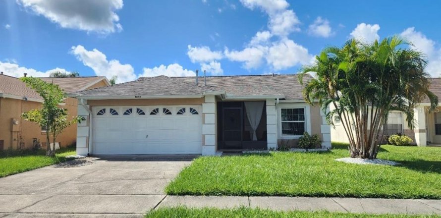 House in Kissimmee, Florida 4 bedrooms, 142.7 sq.m. № 1900346