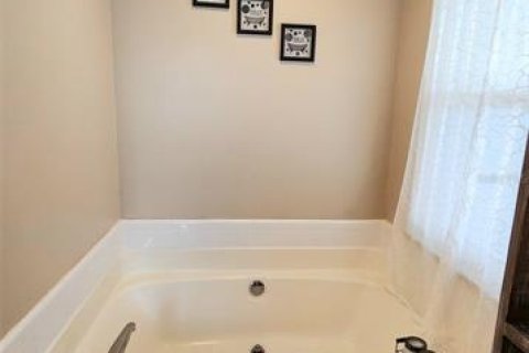 House in Kissimmee, Florida 4 bedrooms, 142.7 sq.m. № 1900346 - photo 20