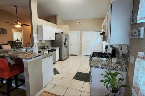 House in Kissimmee, Florida 4 bedrooms, 142.7 sq.m. № 1900346 - photo 14