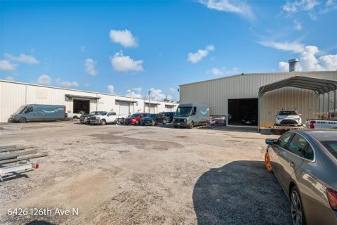 Propiedad comercial en venta en Largo, Florida, 2346.71 m2 № 1354454 - foto 30