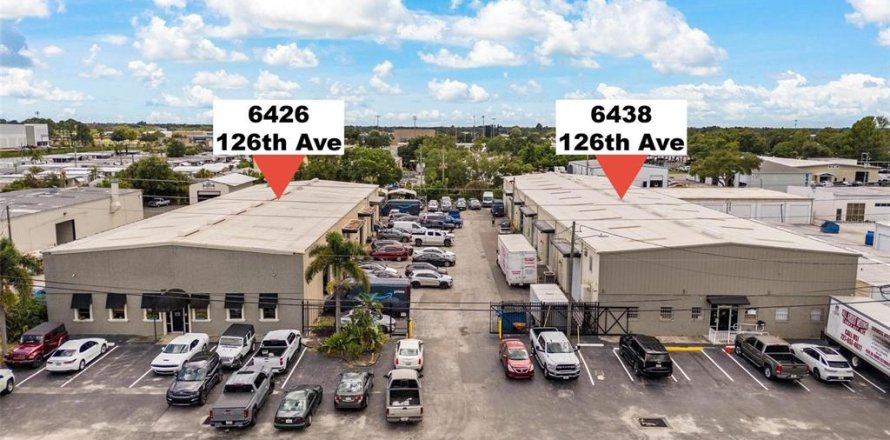 Propiedad comercial en Largo, Florida 2346.71 m2 № 1354454
