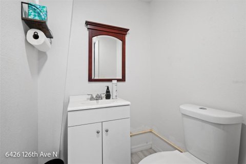 Propiedad comercial en venta en Largo, Florida, 2346.71 m2 № 1354454 - foto 17