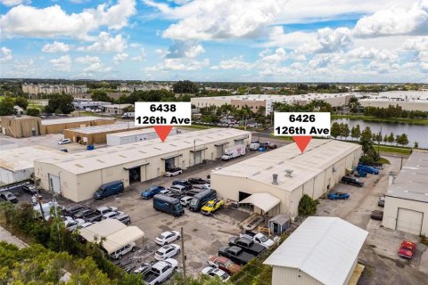 Propiedad comercial en venta en Largo, Florida, 2346.71 m2 № 1354454 - foto 5
