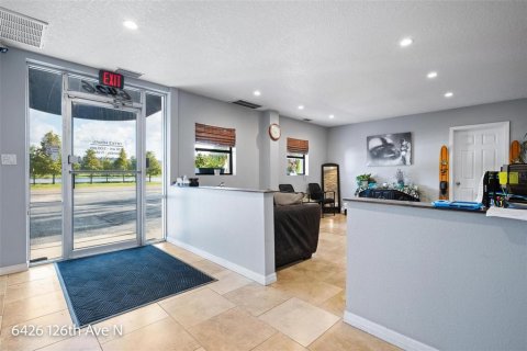 Propiedad comercial en venta en Largo, Florida, 2346.71 m2 № 1354454 - foto 8