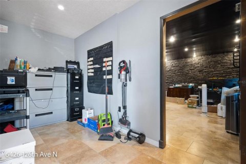 Propiedad comercial en venta en Largo, Florida, 2346.71 m2 № 1354454 - foto 11