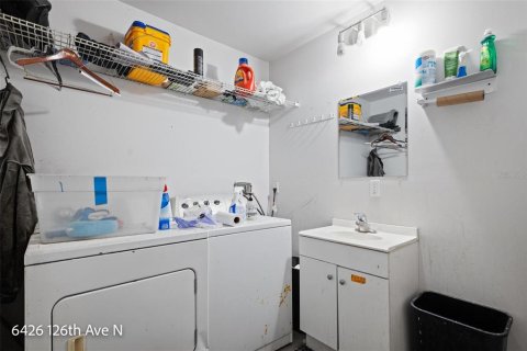 Propiedad comercial en venta en Largo, Florida, 2346.71 m2 № 1354454 - foto 28