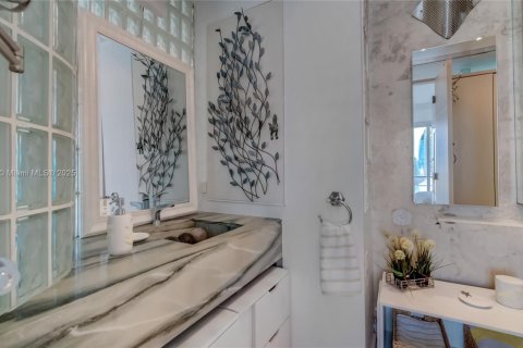 Apartamento en alquiler en Miami, Florida, 2 dormitorios, 102.19 m2 № 1842717 - foto 6