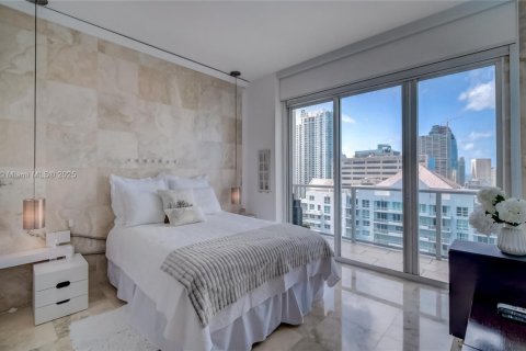 Apartamento en alquiler en Miami, Florida, 2 dormitorios, 102.19 m2 № 1842717 - foto 4