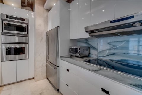 Apartamento en alquiler en Miami, Florida, 2 dormitorios, 102.19 m2 № 1842717 - foto 12