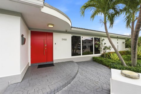 House in Fort Lauderdale, Florida 4 bedrooms, 249.07 sq.m. № 2153740 - photo 7