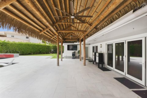 House in Fort Lauderdale, Florida 4 bedrooms, 249.07 sq.m. № 2153740 - photo 30