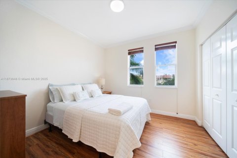 Снять в аренду кондоминиум в Майами, Флорида 3 спальни, 125.14м2, № 1982181 - фото 23