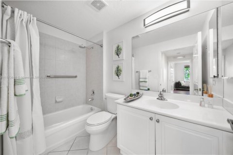 Снять в аренду кондоминиум в Майами, Флорида 3 спальни, 125.14м2, № 1982181 - фото 24