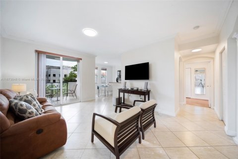 Снять в аренду кондоминиум в Майами, Флорида 3 спальни, 125.14м2, № 1982181 - фото 6