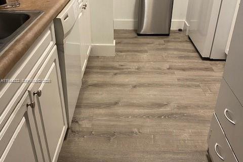 Copropriété à louer à Sunny Isles Beach, Floride: 2 chambres, 86.77 m2 № 2007793 - photo 2