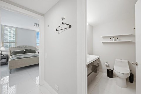 Copropriété à vendre à Miami, Floride: 2 chambres, 114.83 m2 № 1790584 - photo 15