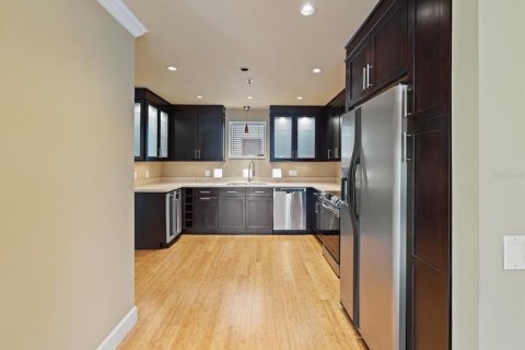 Copropriété à vendre à Tampa, Floride: 2 chambres, 120.4 m2 № 2396568 - photo 8