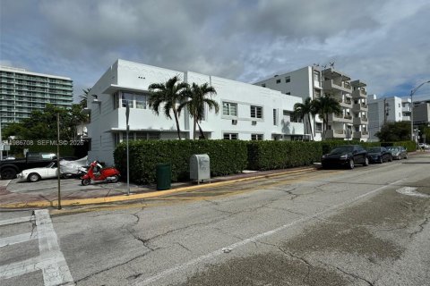 Studio à Condo à Miami Beach, Floride  № 2048409