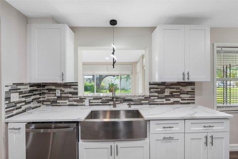 Casa en venta en Palm Harbor, Florida, 2 dormitorios, 153.85 m2 № 2135014 - foto 11
