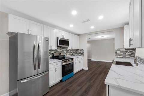 Casa en venta en Palm Harbor, Florida, 2 dormitorios, 153.85 m2 № 2135014 - foto 13