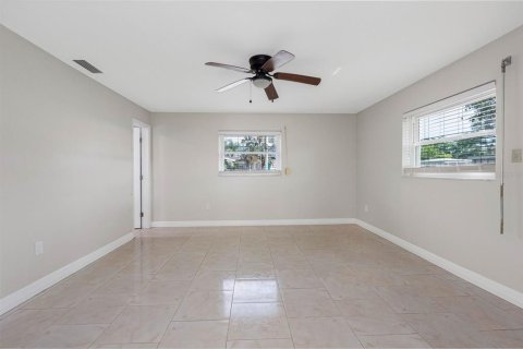 Casa en venta en Palm Harbor, Florida, 2 dormitorios, 153.85 m2 № 2135014 - foto 17