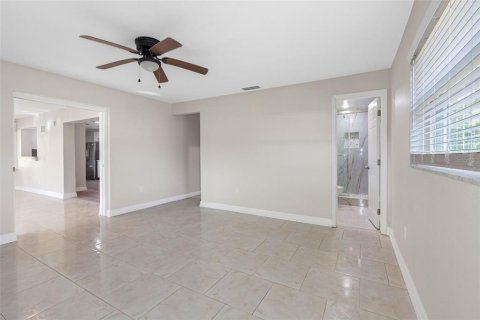 Casa en venta en Palm Harbor, Florida, 2 dormitorios, 153.85 m2 № 2135014 - foto 14