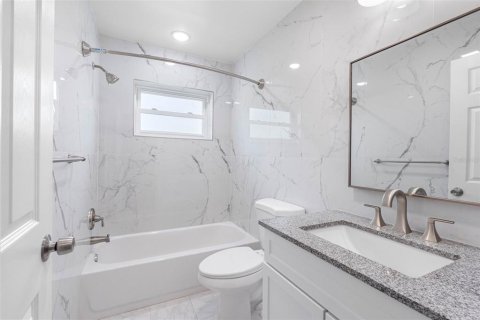 Casa en venta en Palm Harbor, Florida, 2 dormitorios, 153.85 m2 № 2135014 - foto 25