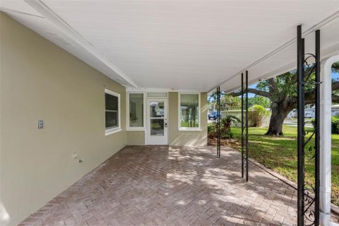 Casa en venta en Palm Harbor, Florida, 2 dormitorios, 153.85 m2 № 2135014 - foto 27