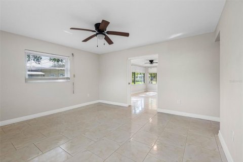 Casa en venta en Palm Harbor, Florida, 2 dormitorios, 153.85 m2 № 2135014 - foto 23