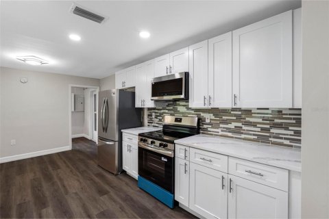 Casa en venta en Palm Harbor, Florida, 2 dormitorios, 153.85 m2 № 2135014 - foto 10